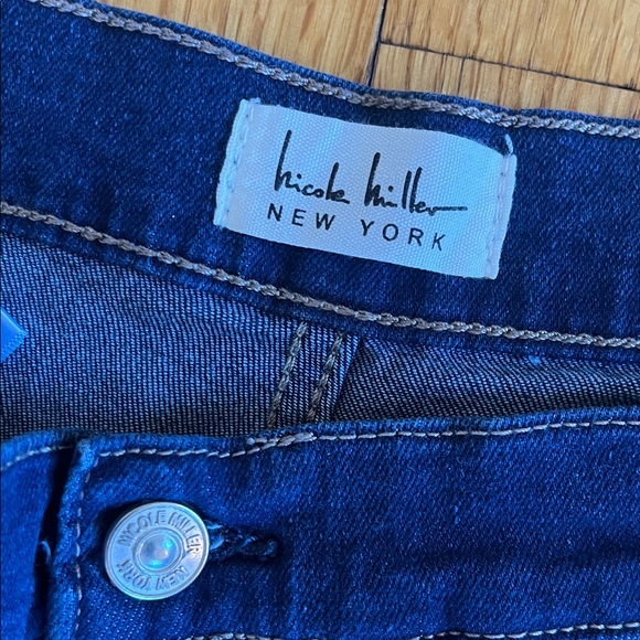 Nicole Miller Dark Indigo Wash High Rise Wide Leg Jeans — Size 10 - Picture 2 of 4